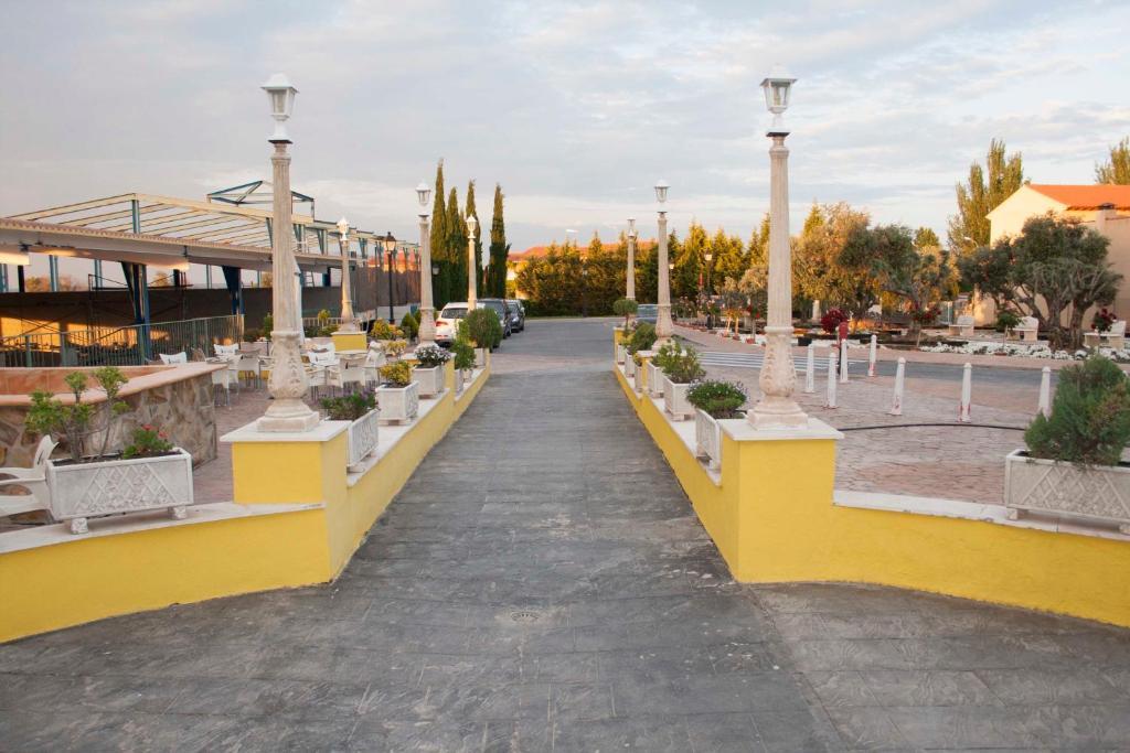 Las Olivas- Borox Aparthotel Seseña Nuevo Esterno foto